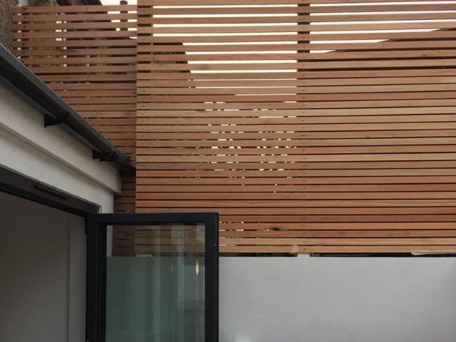 Red Grandis Screen/Fencing